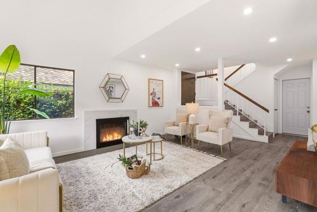 670 San Antonio Road 28, Palo Alto, CA 94306