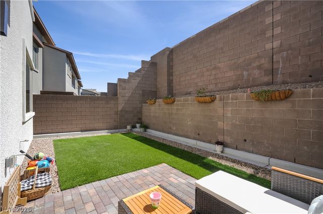 681 Infinity Ridge Street, Las Vegas, NV 89138