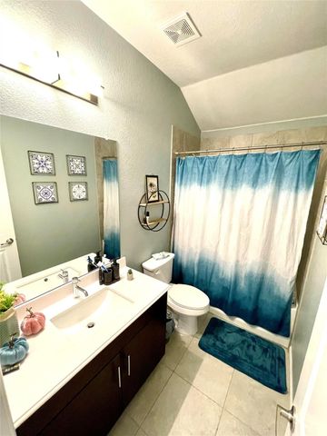 4532 Pentridge Drive, Fort Worth, TX 76036