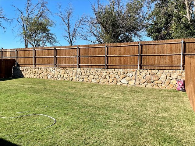 4532 Pentridge Drive, Fort Worth, TX 76036