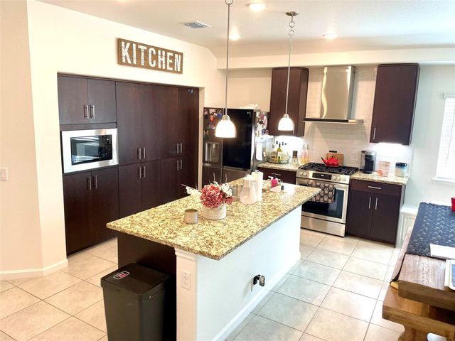 4532 Pentridge Drive, Fort Worth, TX 76036