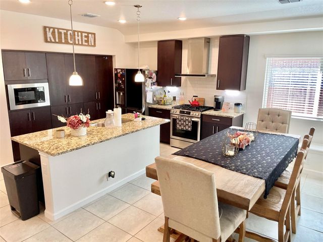 4532 Pentridge Drive, Fort Worth, TX 76036