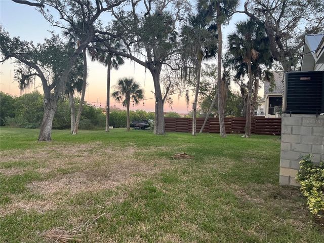 512 S 51ST STREET, Tampa, FL 33619