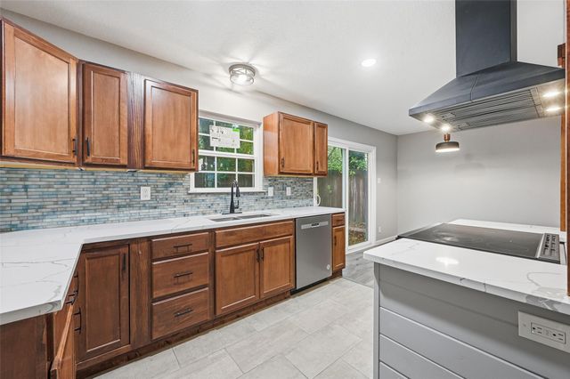 1025 Harris Drive, Euless, TX 76039