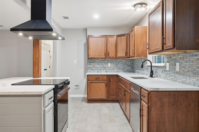 1025 Harris Drive, Euless, TX 76039