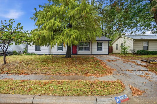 1025 Harris Drive, Euless, TX 76039