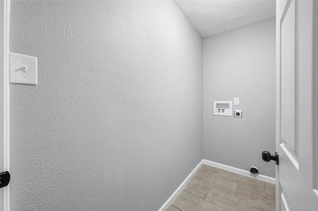 1025 Harris Drive, Euless, TX 76039