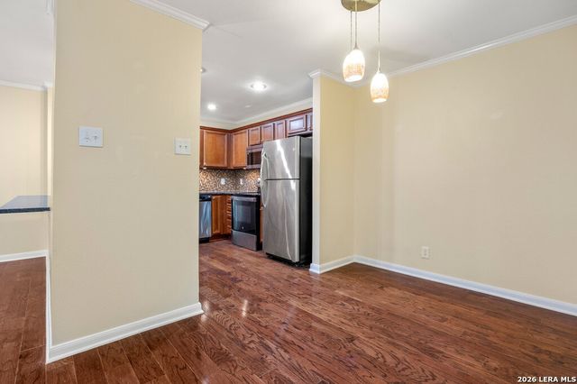 100 Lorenz Rd Apt 1110, San Antonio, TX 78209