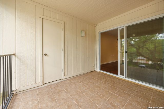 100 Lorenz Rd Apt 1110, San Antonio, TX 78209