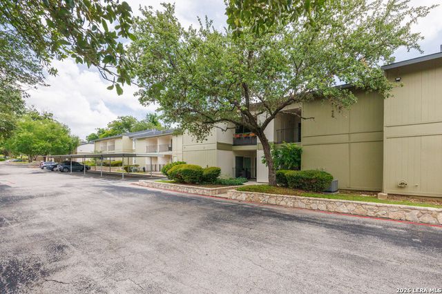 100 Lorenz Rd Apt 1110, San Antonio, TX 78209