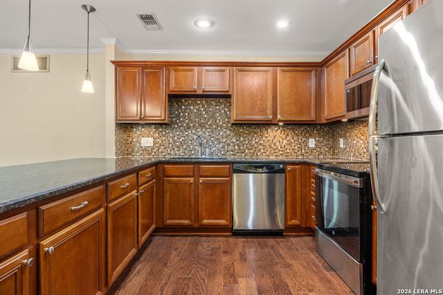 100 Lorenz Rd Apt 1110, San Antonio, TX 78209