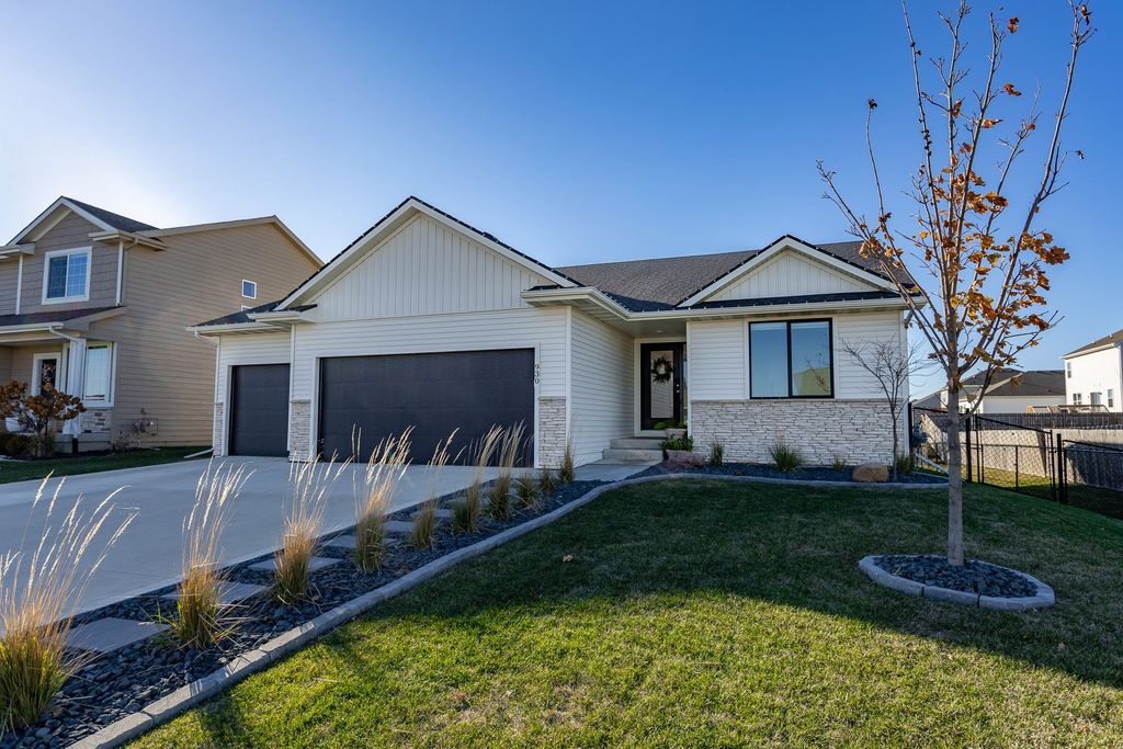 930 9th Street, Waukee, IA 50263