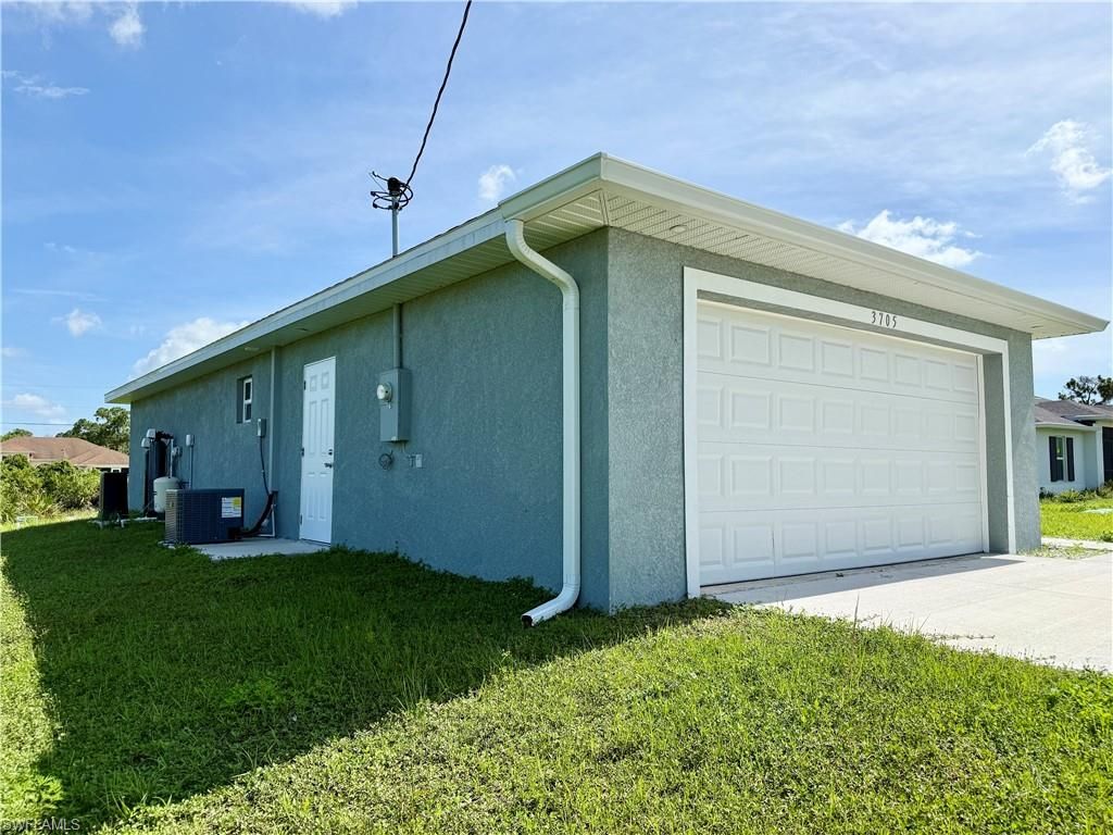 3705 26th ST SW, LEHIGH ACRES, FL 33976 — photo 2