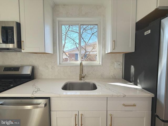 3527 JEAN ST, Fairfax, VA 22030