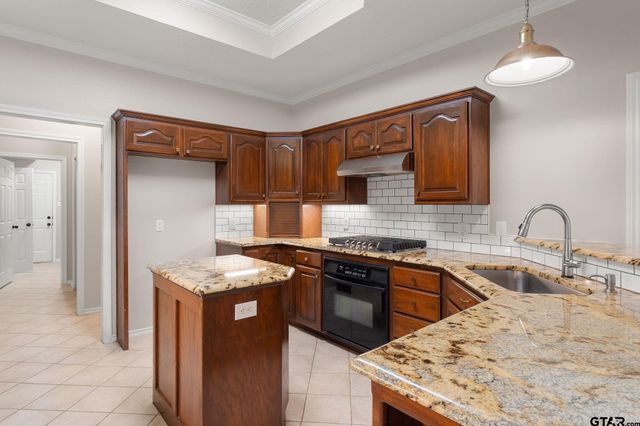 660 Bunker Drive, Tyler, TX 75703