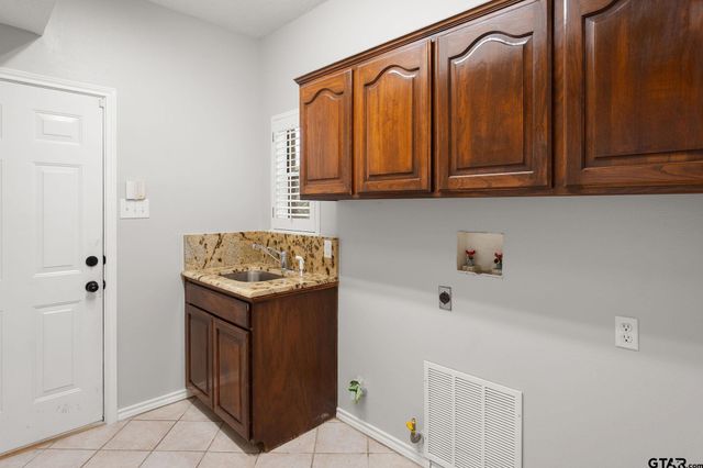 660 Bunker Drive, Tyler, TX 75703