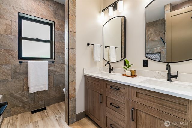 8227 Comox Road, Blaine, WA 98230