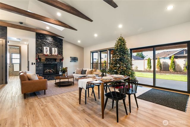 8227 Comox Road, Blaine, WA 98230