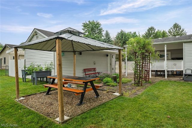 1973 Pinewood Drive, Brunswick, OH 44212