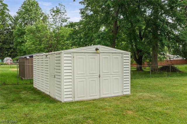 1973 Pinewood Drive, Brunswick, OH 44212