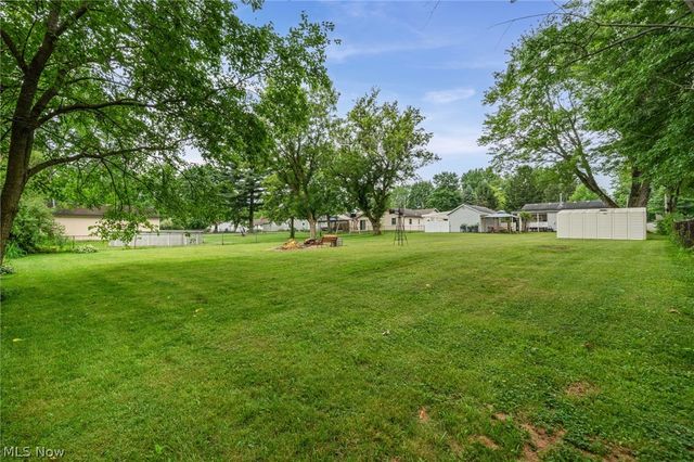 1973 Pinewood Drive, Brunswick, OH 44212