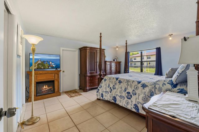 2050 Oleander Boulevard 1-106, Fort Pierce, FL 34950