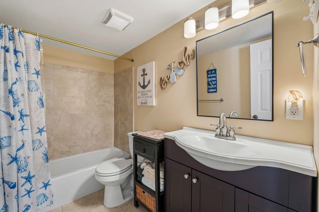 2050 Oleander Boulevard 1-106, Fort Pierce, FL 34950