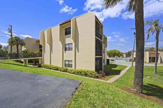 2050 Oleander Boulevard 1-106, Fort Pierce, FL 34950