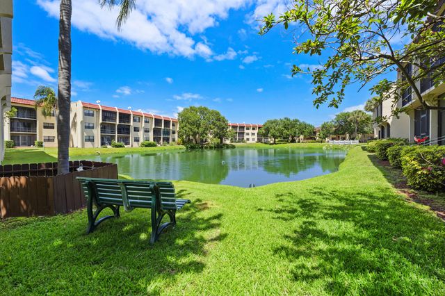 2050 Oleander Boulevard 1-106, Fort Pierce, FL 34950