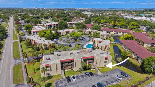 2050 Oleander Boulevard 1-106, Fort Pierce, FL 34950