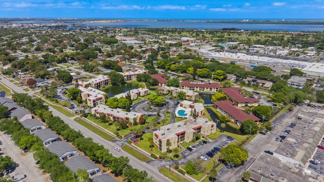 2050 Oleander Boulevard 1-106, Fort Pierce, FL 34950