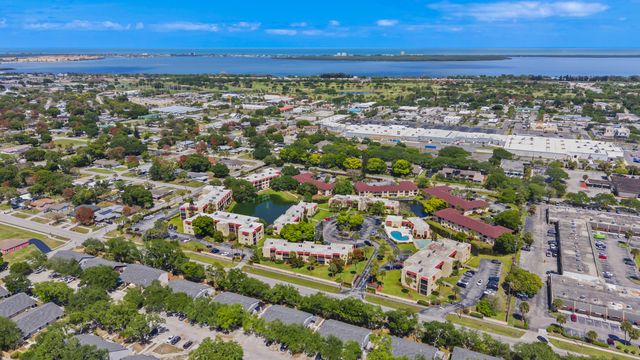 2050 Oleander Boulevard 1-106, Fort Pierce, FL 34950