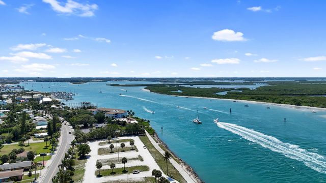 2050 Oleander Boulevard 1-106, Fort Pierce, FL 34950