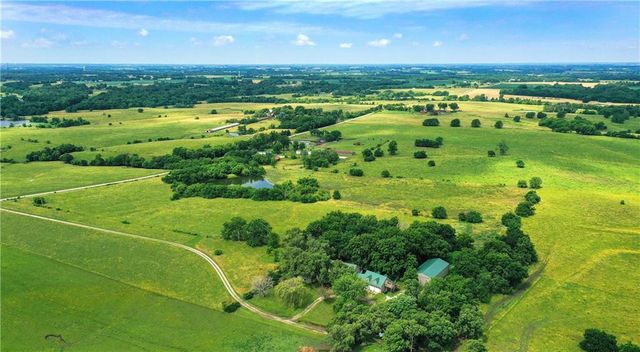 119 NE 1050 Road, Warrensburg, MO 64093