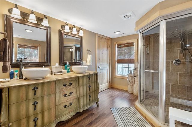 119 NE 1050 Road, Warrensburg, MO 64093