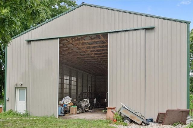 119 NE 1050 Road, Warrensburg, MO 64093