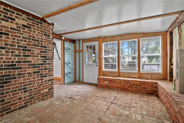 119 NE 1050 Road, Warrensburg, MO 64093