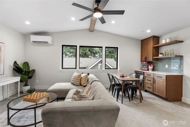 1504 3rd Street, Kirkland, WA 98033