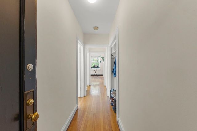 640 W Waveland Avenue 4A, Chicago, IL 60613