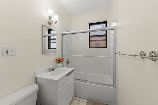 640 W Waveland Avenue 4A, Chicago, IL 60613