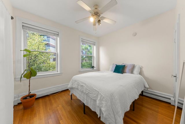 640 W Waveland Avenue 4A, Chicago, IL 60613