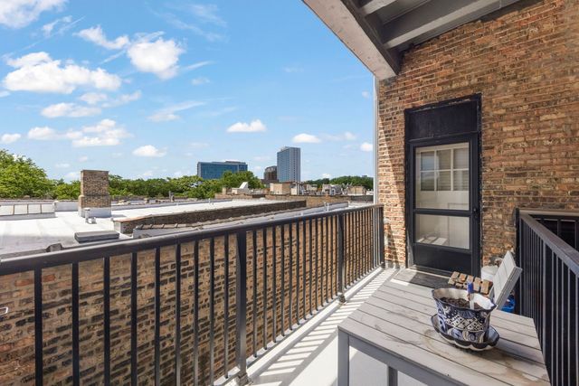 640 W Waveland Avenue 4A, Chicago, IL 60613