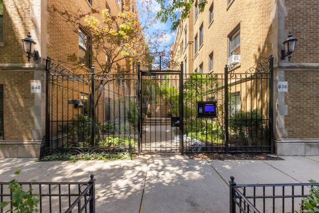 640 W Waveland Avenue 4A, Chicago, IL 60613