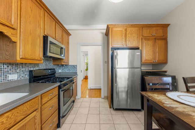 640 W Waveland Avenue 4A, Chicago, IL 60613
