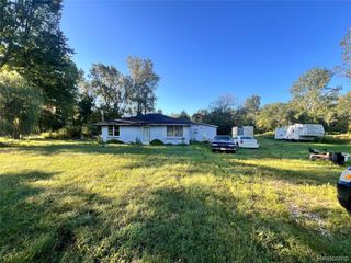 8085 W Newburg Road, Exeter Township, MI 48117