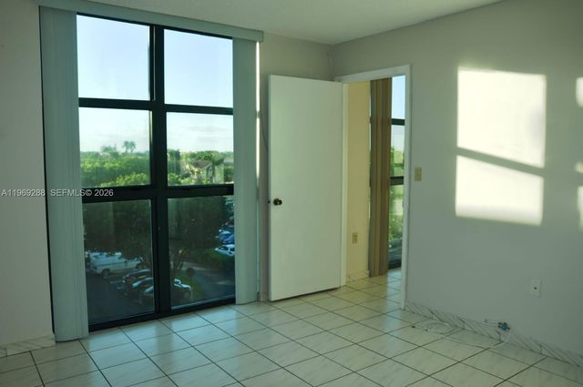 11750 SW 18th St 501-1, Miami, FL 33175