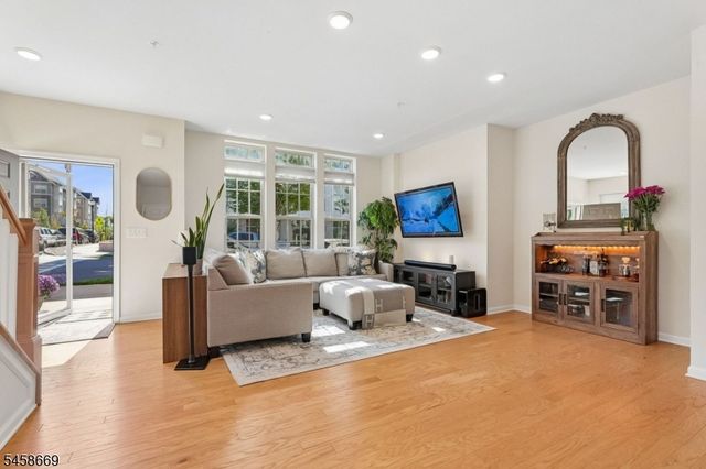1002 Station Rd, Somerville Boro, NJ 08876