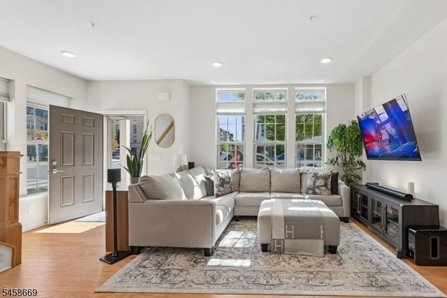 1002 Station Rd, Somerville Boro, NJ 08876