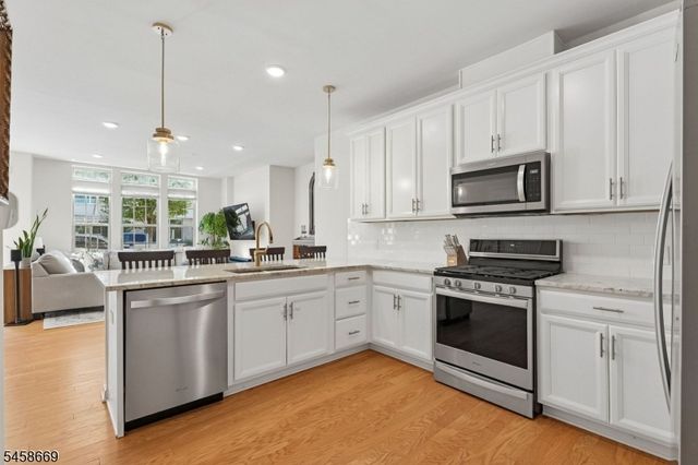 1002 Station Rd, Somerville Boro, NJ 08876