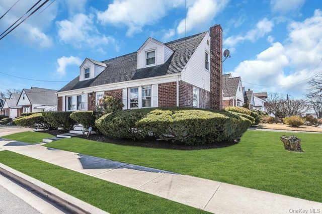 62 Ash Street, Valley Stream, NY 11580